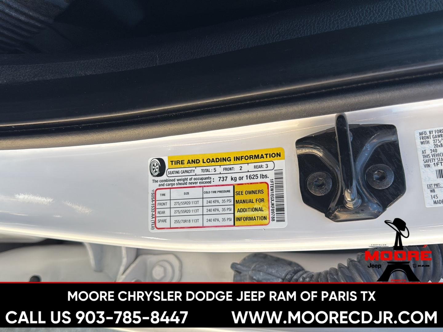Used 2018 White Platinum Metallic Tri-Coat Ford LARIAT image 25
