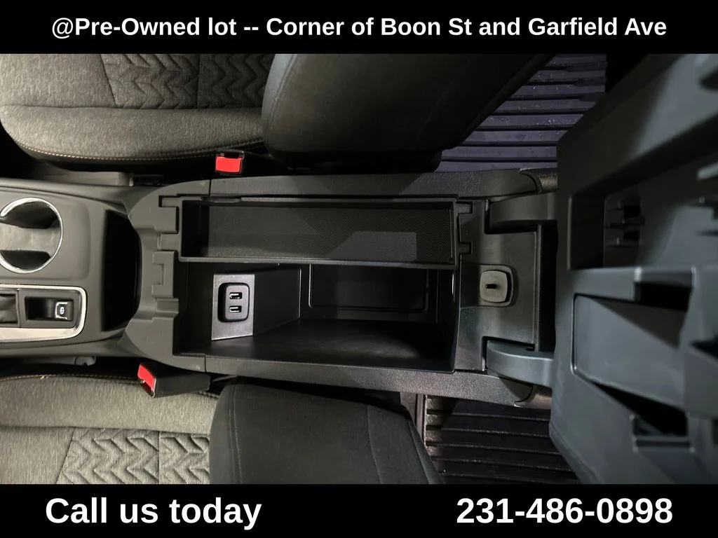 Used 2024 White Chevrolet LT image 22