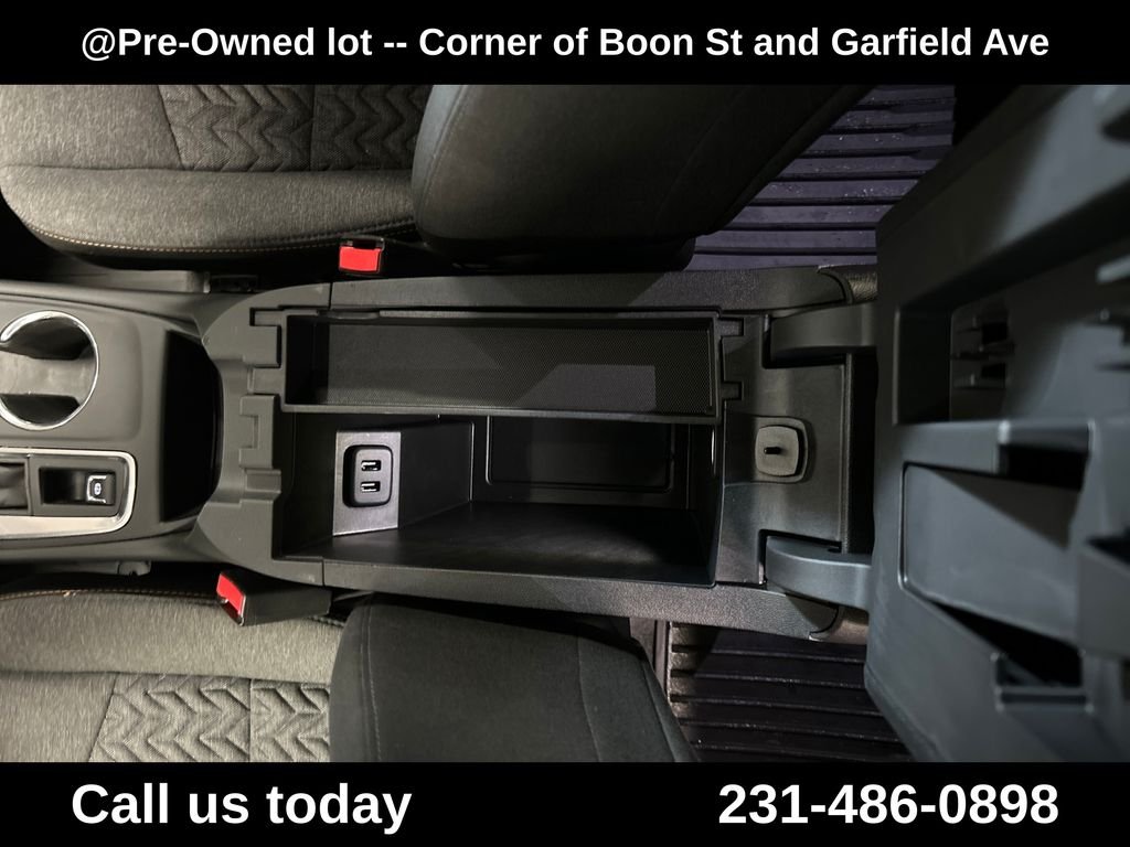 Used 2024 White Chevrolet LT image 22