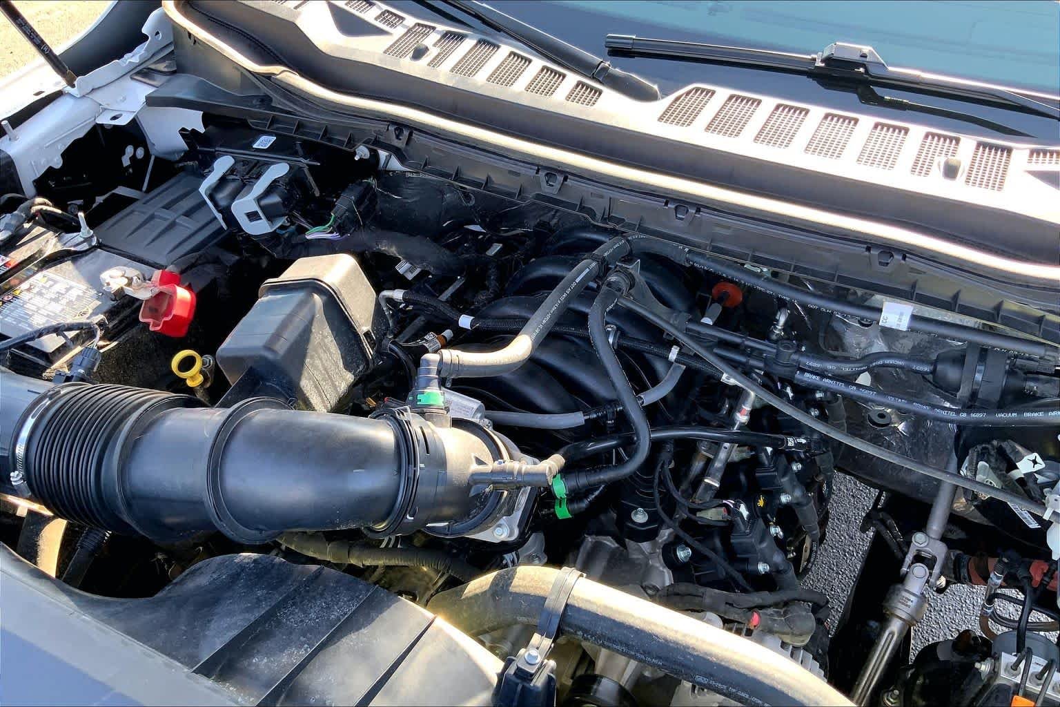 Used 2025 White Ford XL image 33