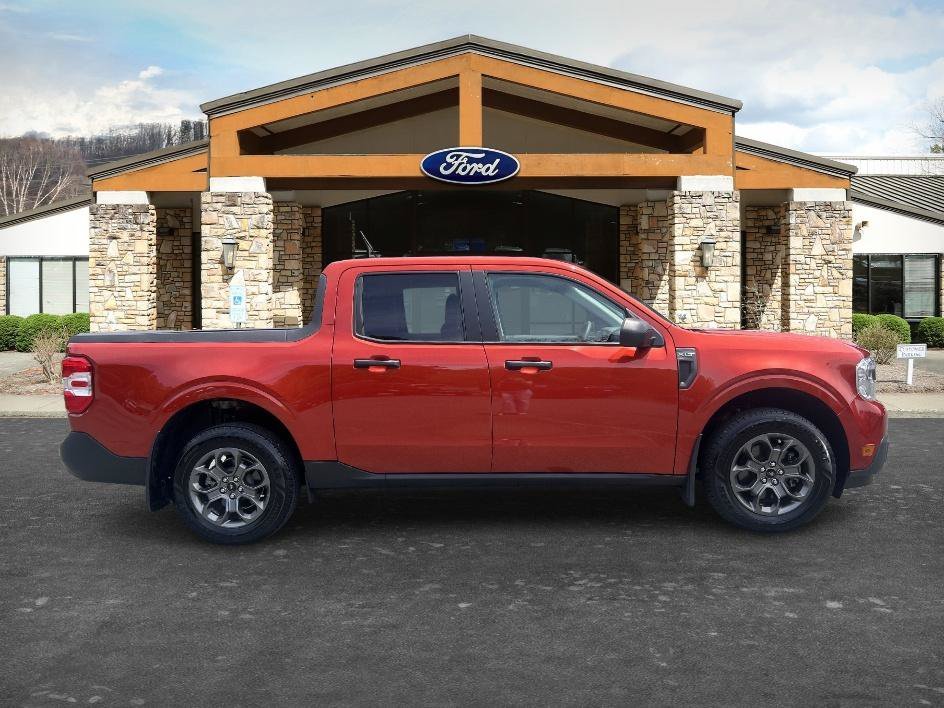 Used 2022 Chili Pepper Red Ford XLT image 4