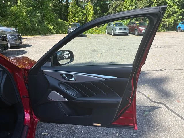 Used 2023 Red INFINITI LUXE image 33