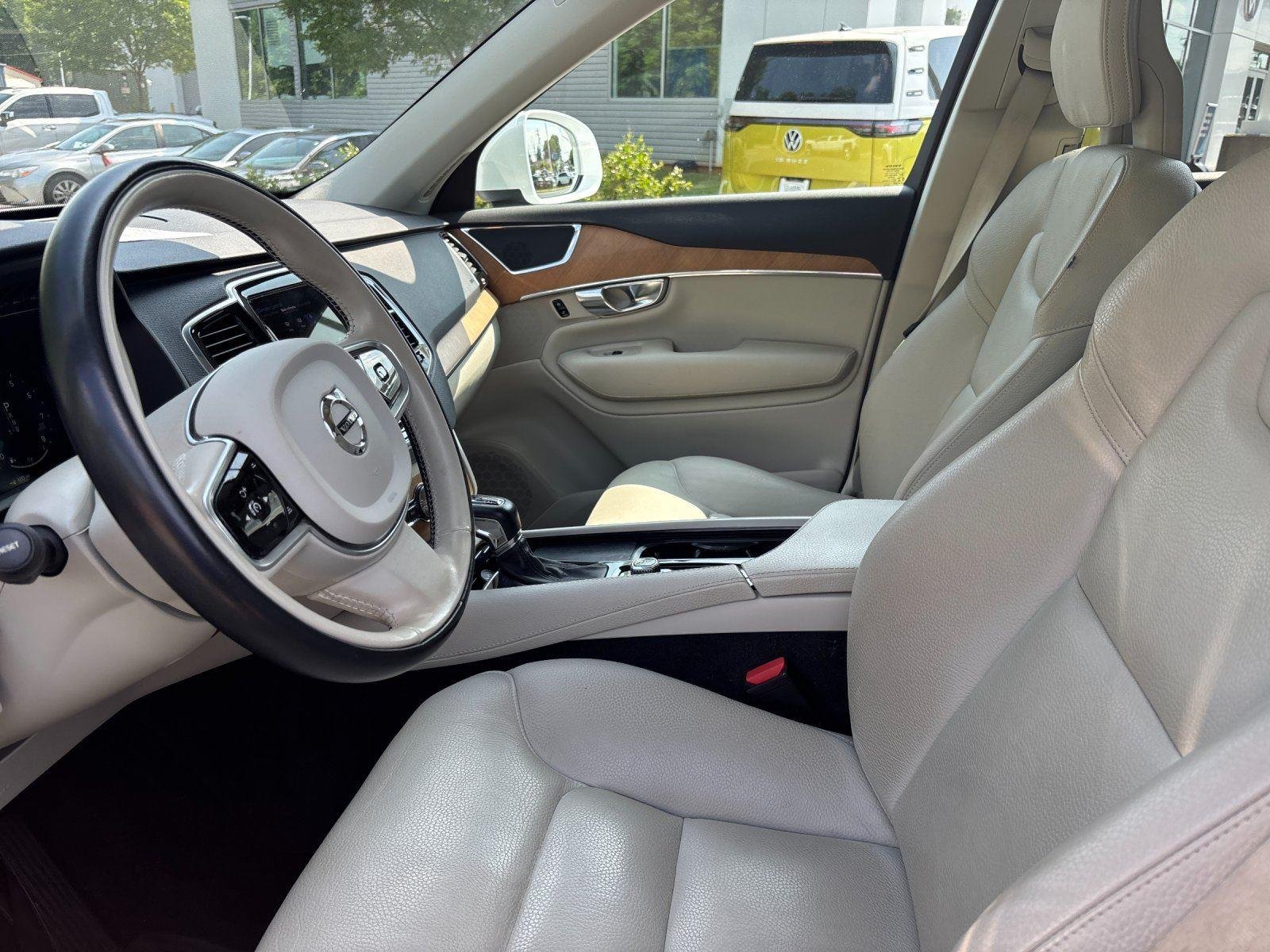 Used 2021 Crystal White Metallic Volvo Momentum image 15