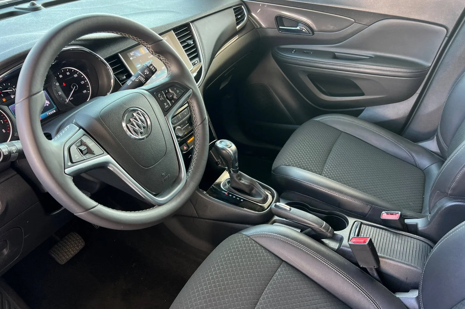 Used 2021 (Includes (MDP) Anthracite lower exterior accent color, Paint code W598F.) Buick Preferred image 10