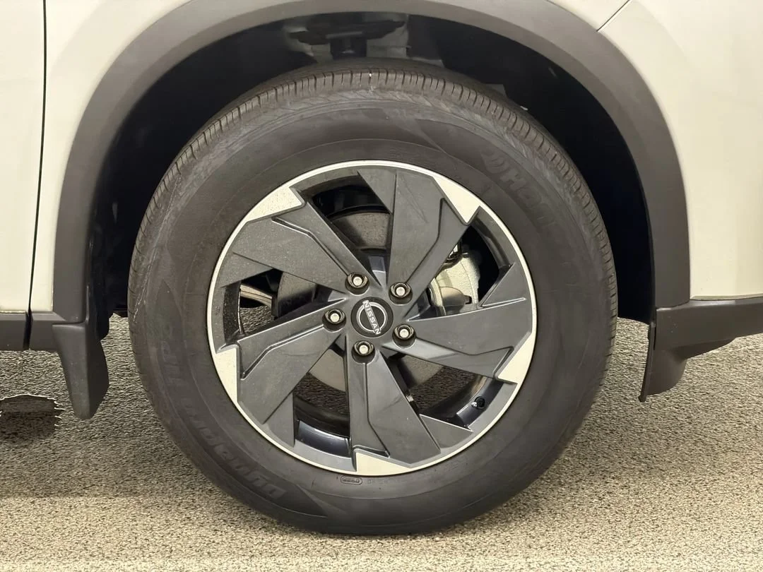 2025 Nissan Rogue SV - Photo 10