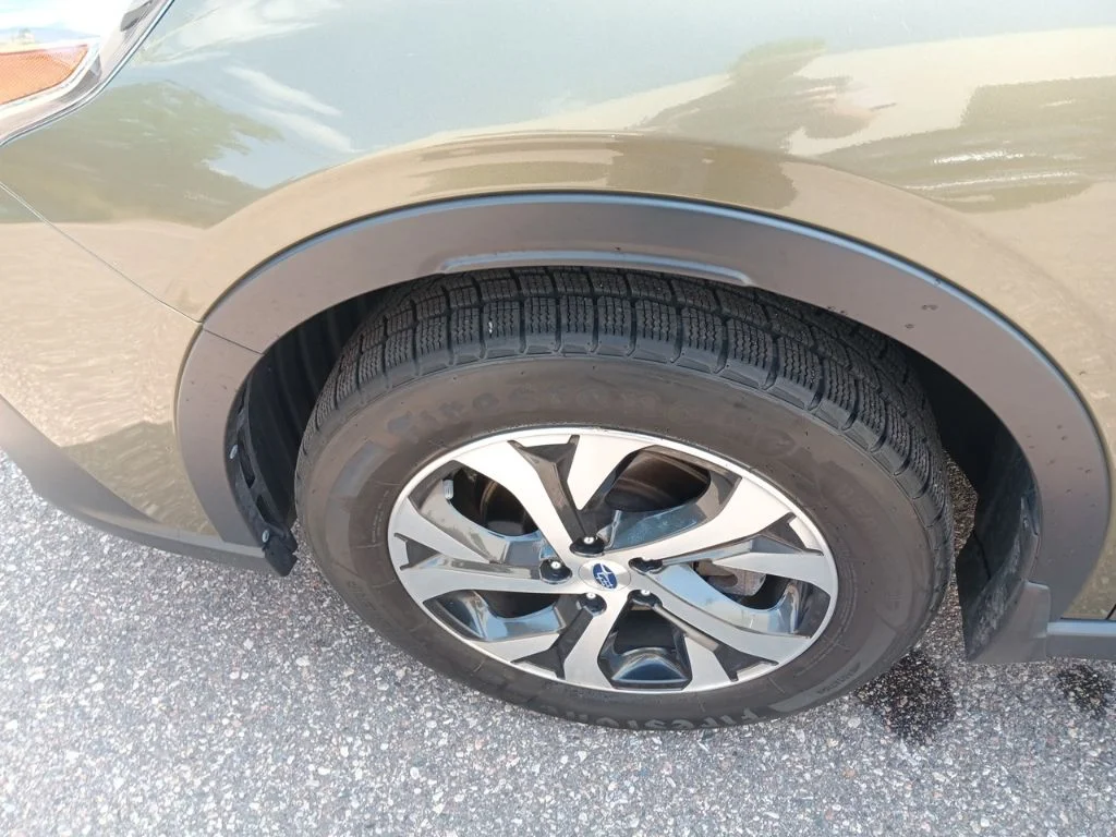Used 2020 Autumn Green Metallic Subaru Limited image 13