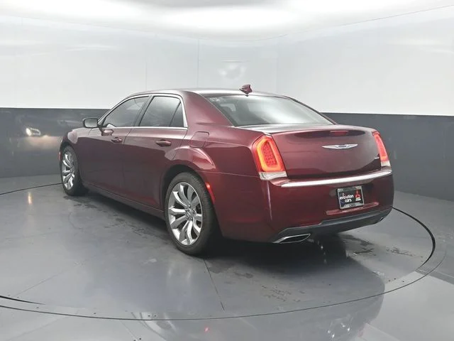 Used 2019 Red Chrysler Touring image 28