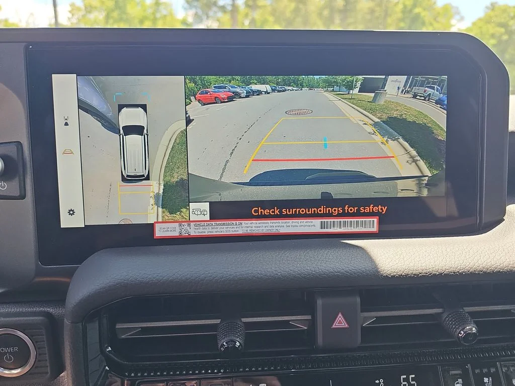 Used 2025  Toyota Base image 23