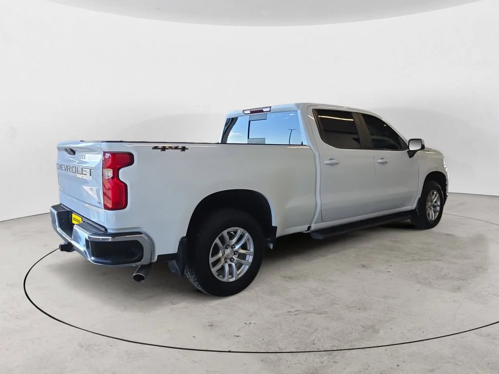 Used 2019 White Chevrolet LT image 5