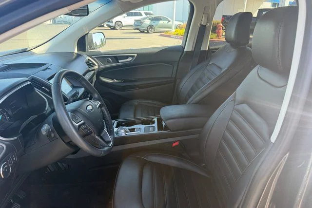 Used 2020 Gray Ford SEL image 10