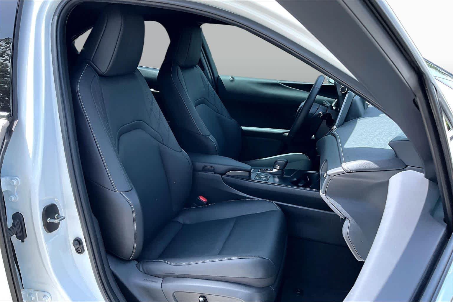 Used 2025 Ultra White with Obsidian Roof Lexus F SPORT Design image 9