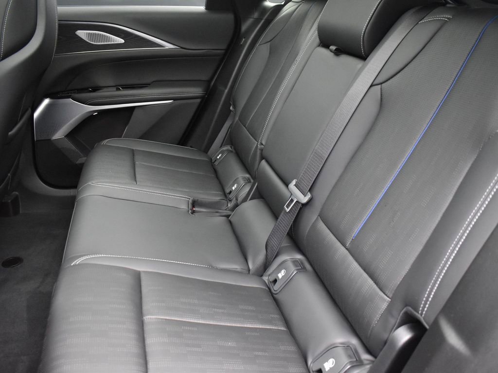 2024 CADILLAC LYRIQ - Image 23