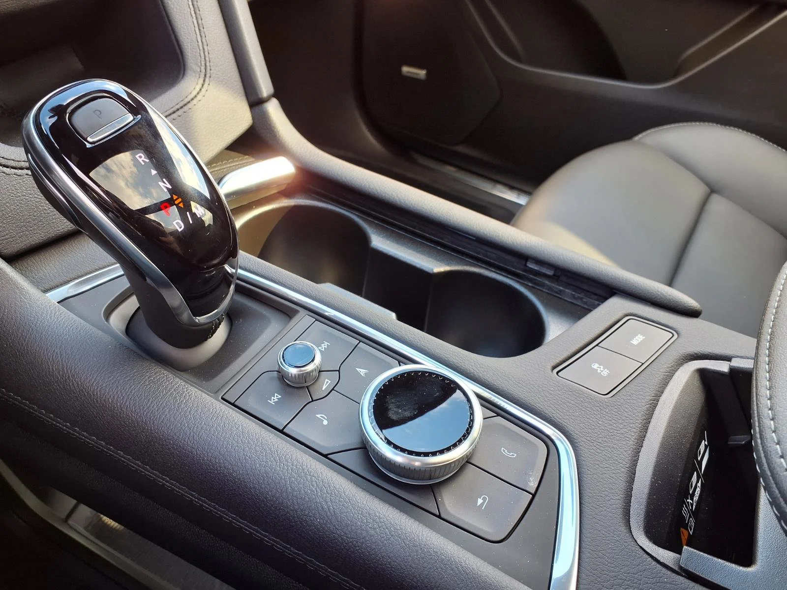 2025 Cadillac XT5 Premium Luxury - Photo 19