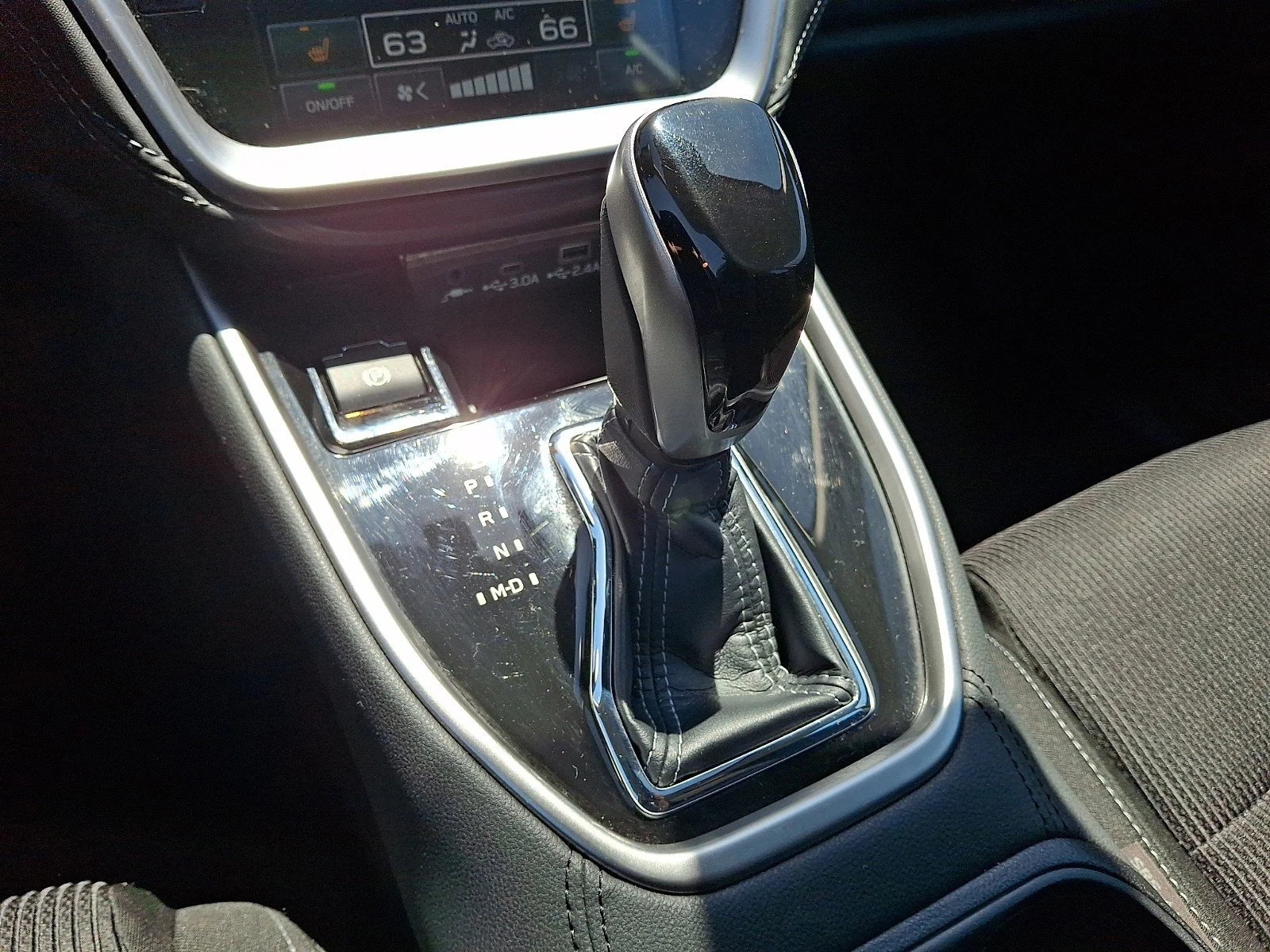 Used 2023 Ice Silver Metallic Subaru Premium image 16