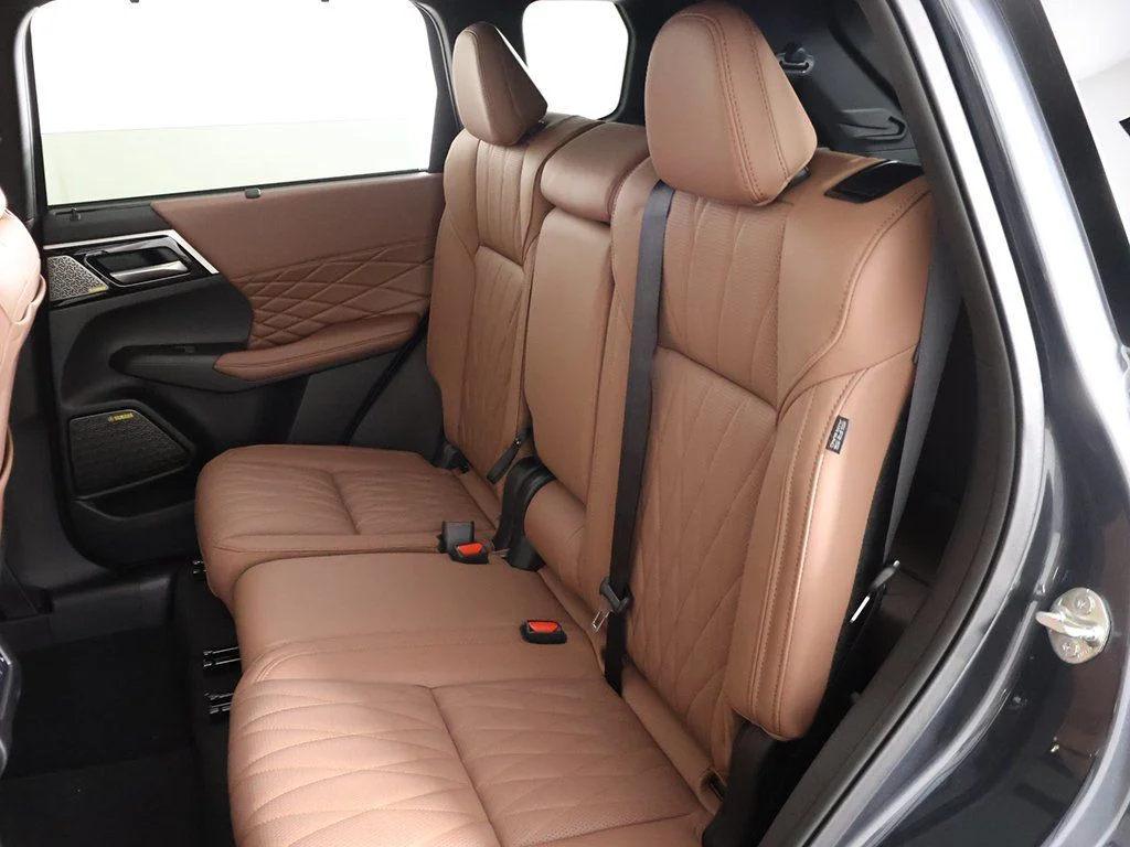 2025 Mitsubishi Outlander SEL - Photo 36