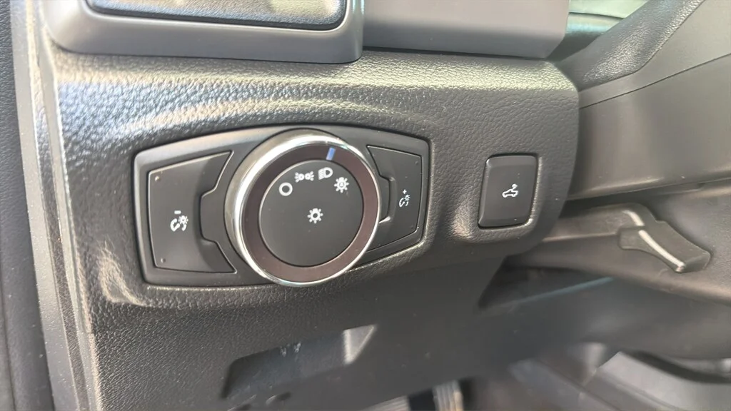 Used 2020 Oxford White Ford XL image 20