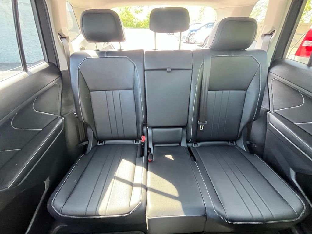Used 2024 Gray Volkswagen 2.0T SE image 29