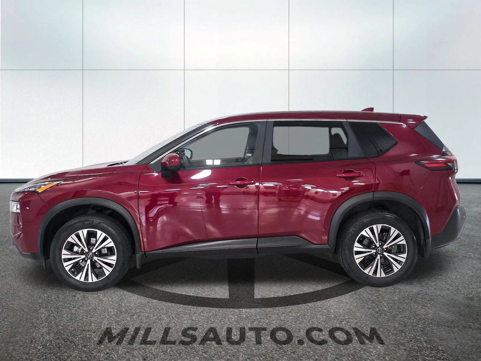 Used 2023 Red Nissan SV image 3