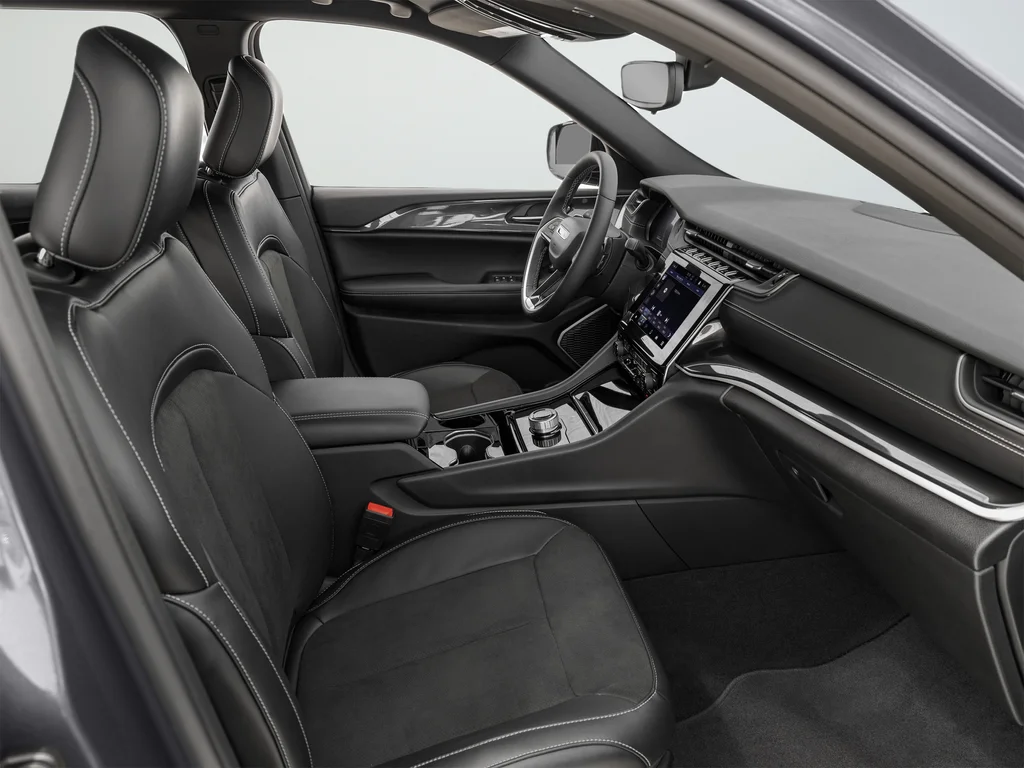 Used 2022 Gray Jeep Limited image 32