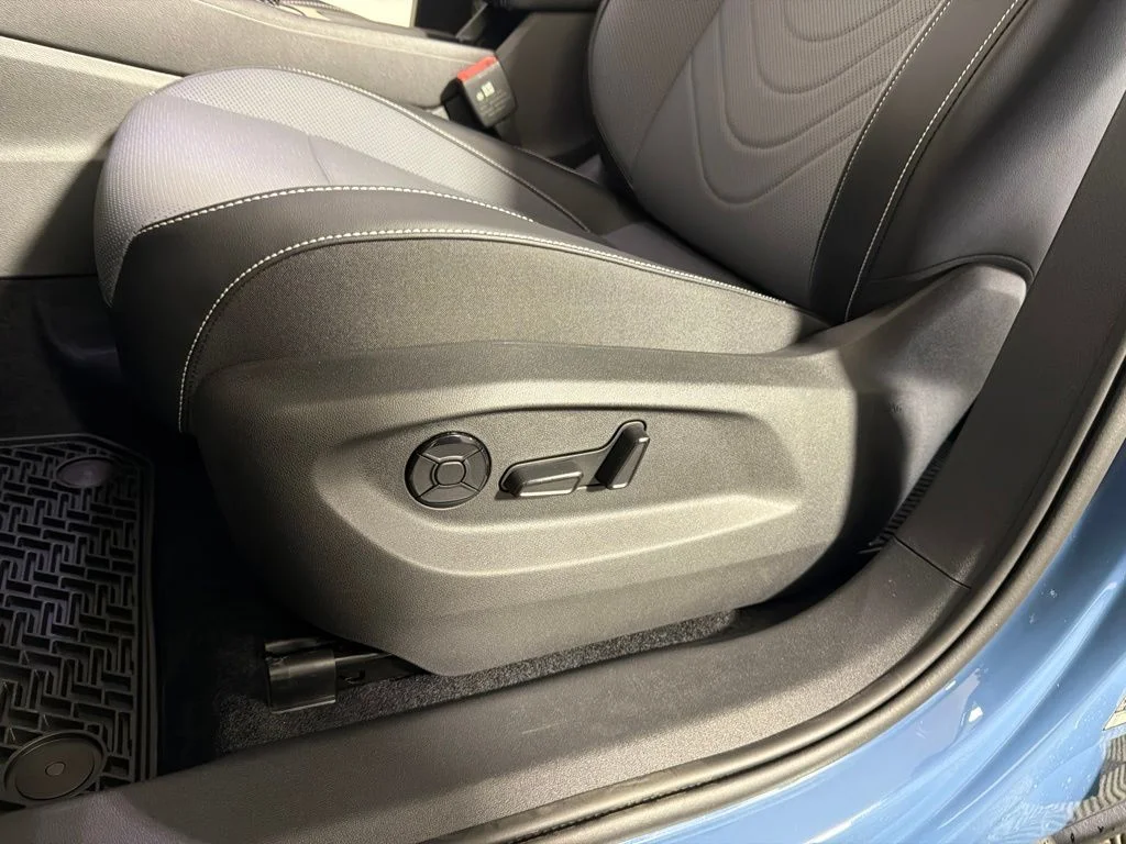 New 2026 Blue Volkswagen 2.0T SE image 11