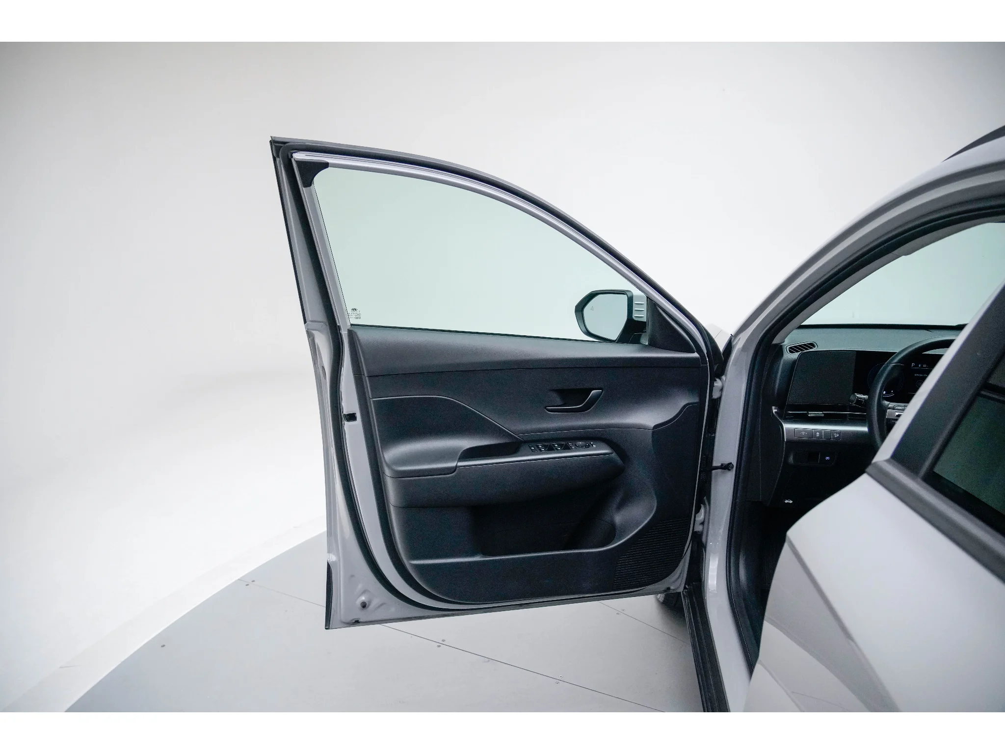 Used 2025 Cyber Gray Metallic Hyundai SEL image 14