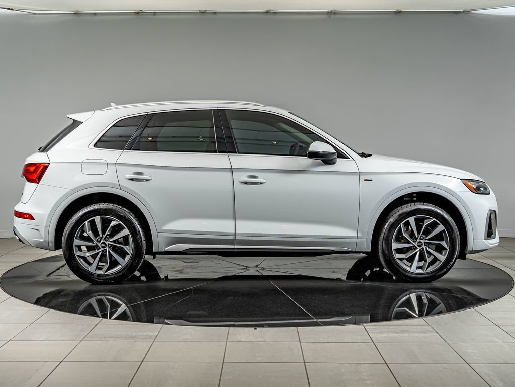 Used 2023 Glacier White Metallic Audi 45 S line Premium image 4