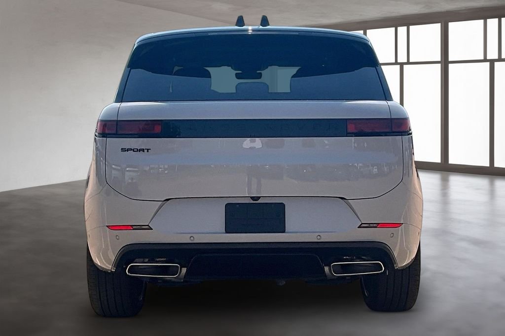 New 2026 Borasco Grey Metallic Land Rover Dynamic SE image 4