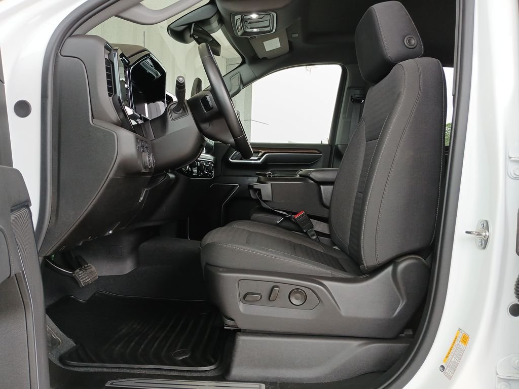Used 2025 White Chevrolet LT image 20