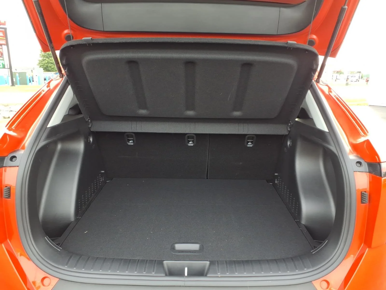 Used 2025 Soultronic Orange Pearl Hyundai SEL Convenience image 11