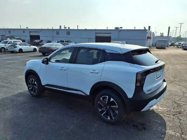 Used 2025 White Nissan SV image 5