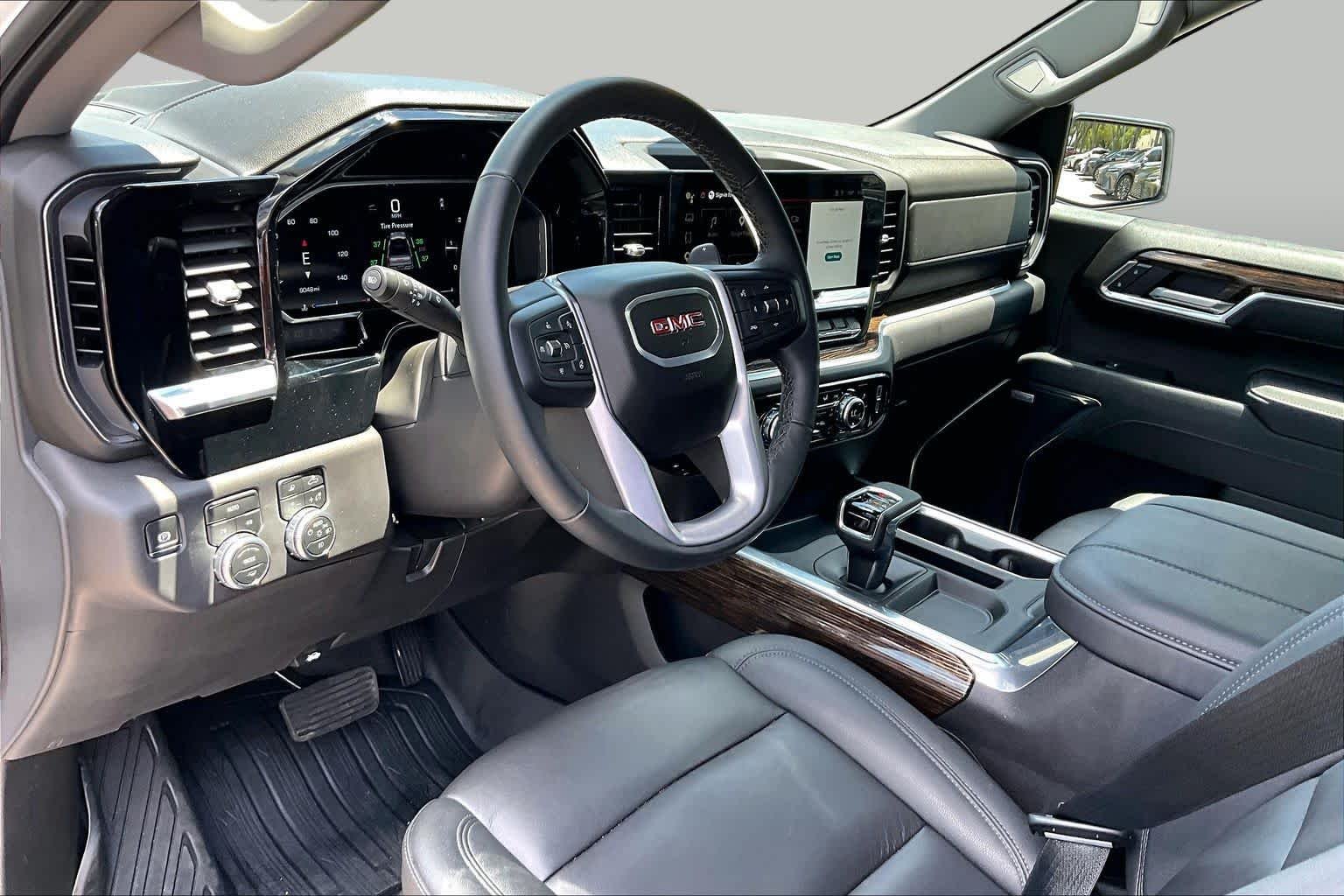 Used 2026 Summit White GMC Elevation image 18