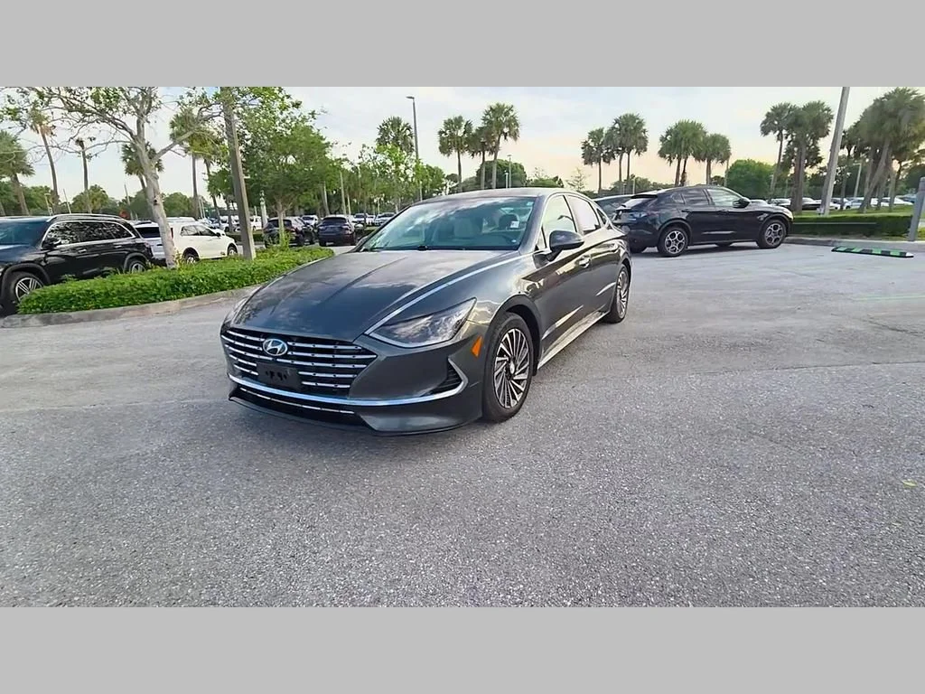 Used 2022 Portofino Gray Hyundai Limited image 44
