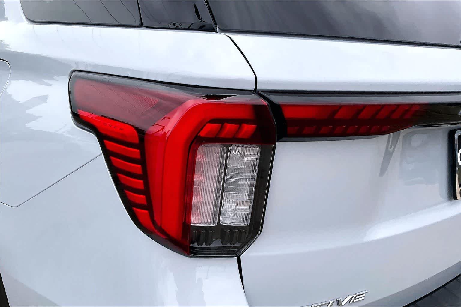 New 2026 Space White Metallic Ford Active image 14