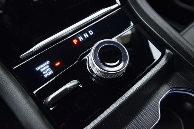 New 2026 Diamond Black Crystal Pearlcoat Jeep Limited image 22