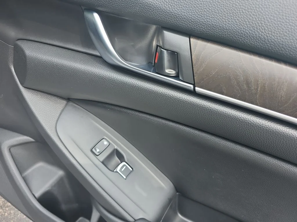 2021 Honda Accord Touring - Photo 22