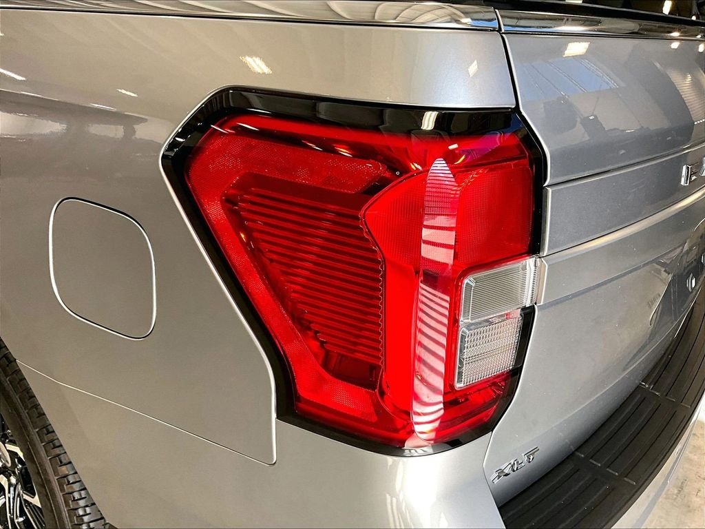 Used 2024 Silver Ford XLT image 35