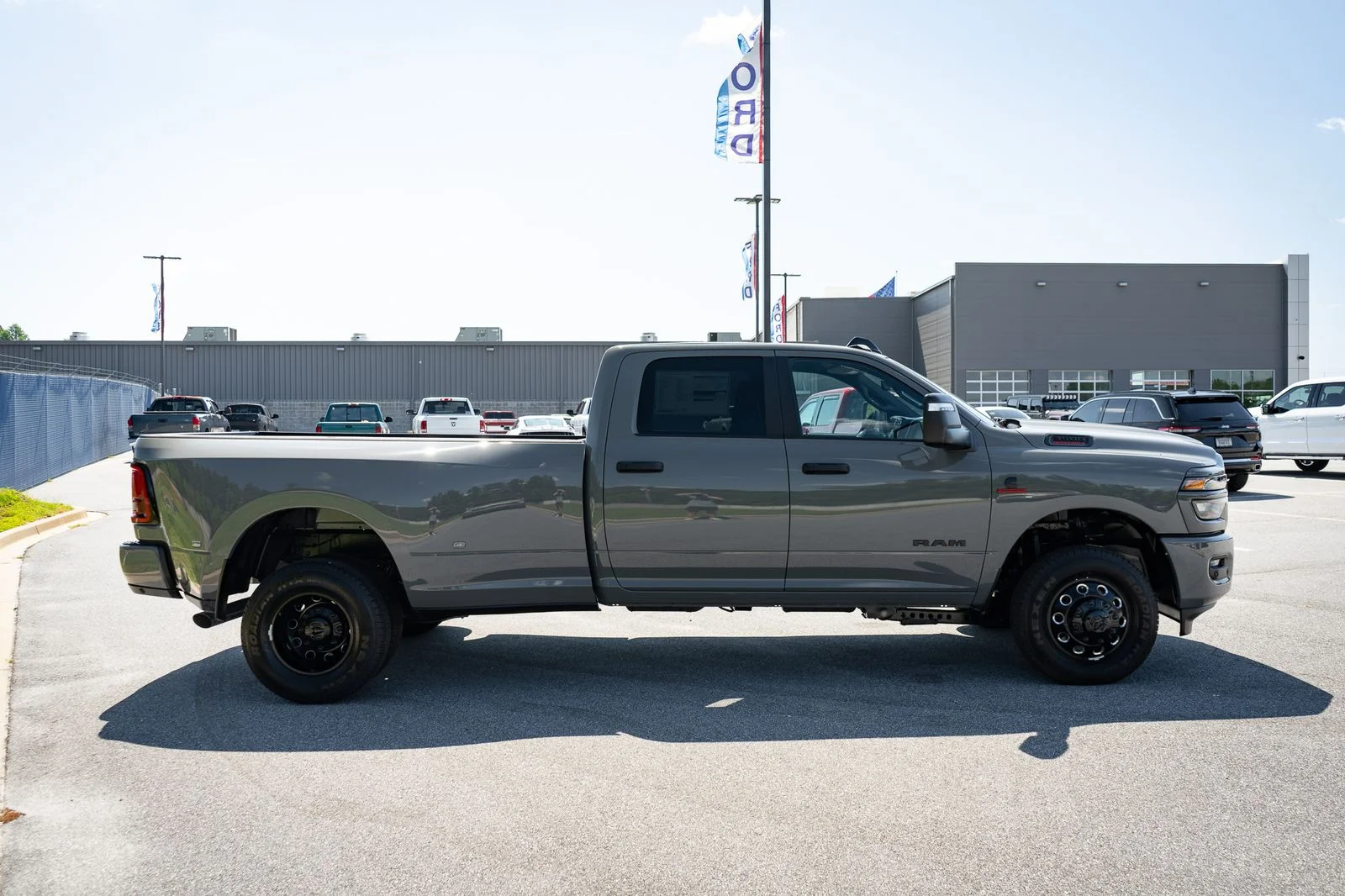 New 2026 Ceramic Gray Clear-Coat Exterior Paint RAM Big Horn image 11