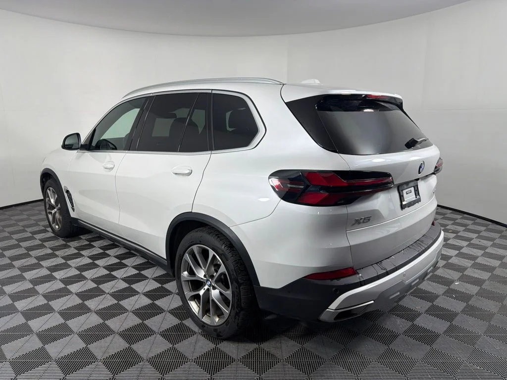 Certified Used 2024 White BMW xDrive40i image 7