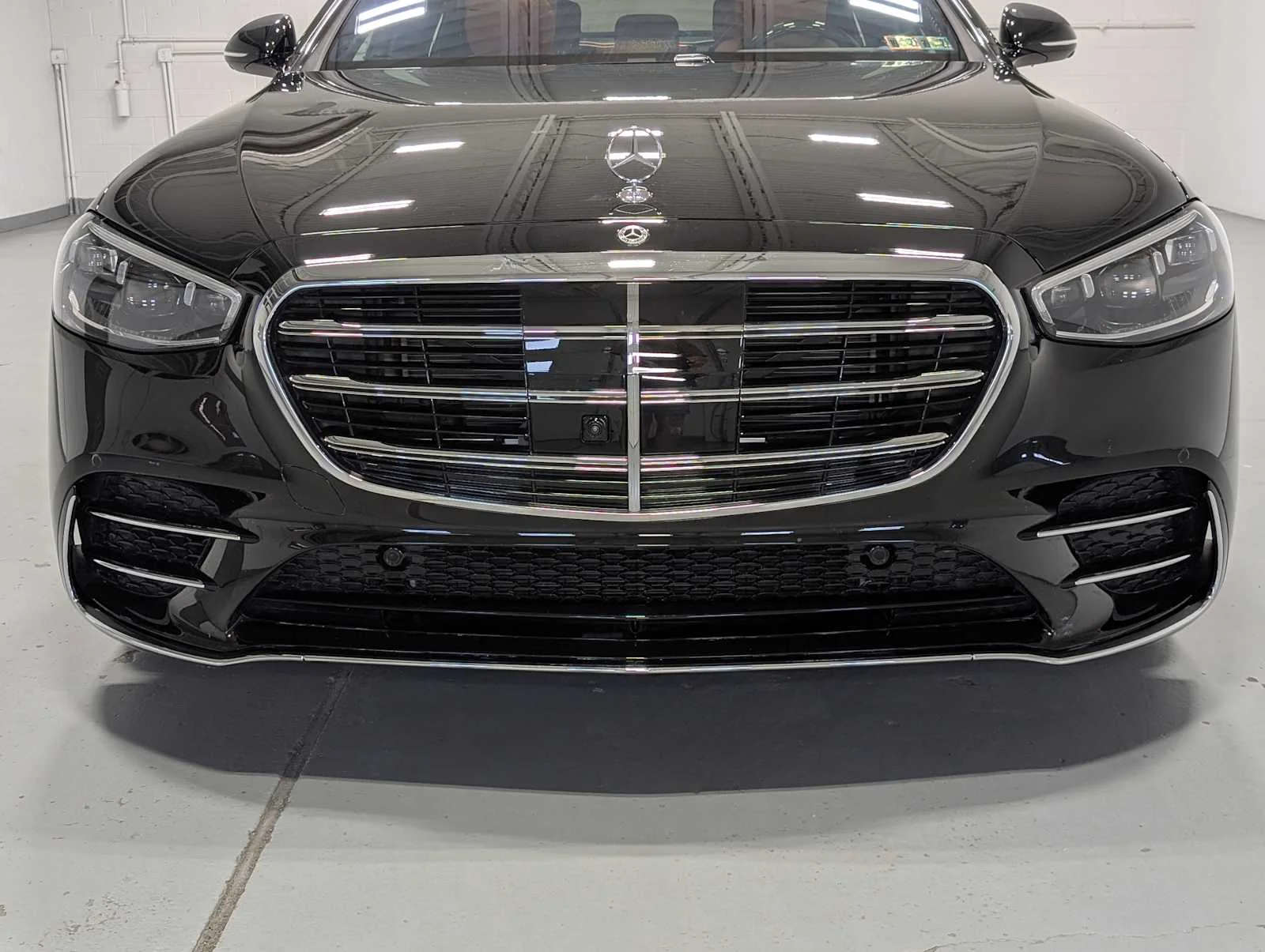 Certified Used 2026 Obsidian Black Metallic Mercedes-Benz S 580 image 2