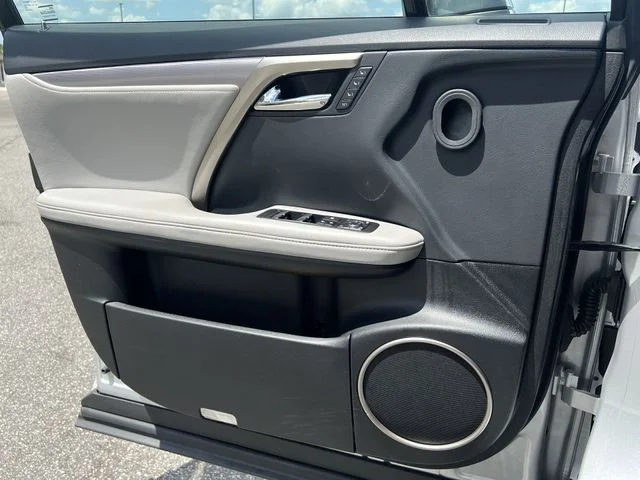 Used 2019 Silver Lexus 450h F Sport image 31