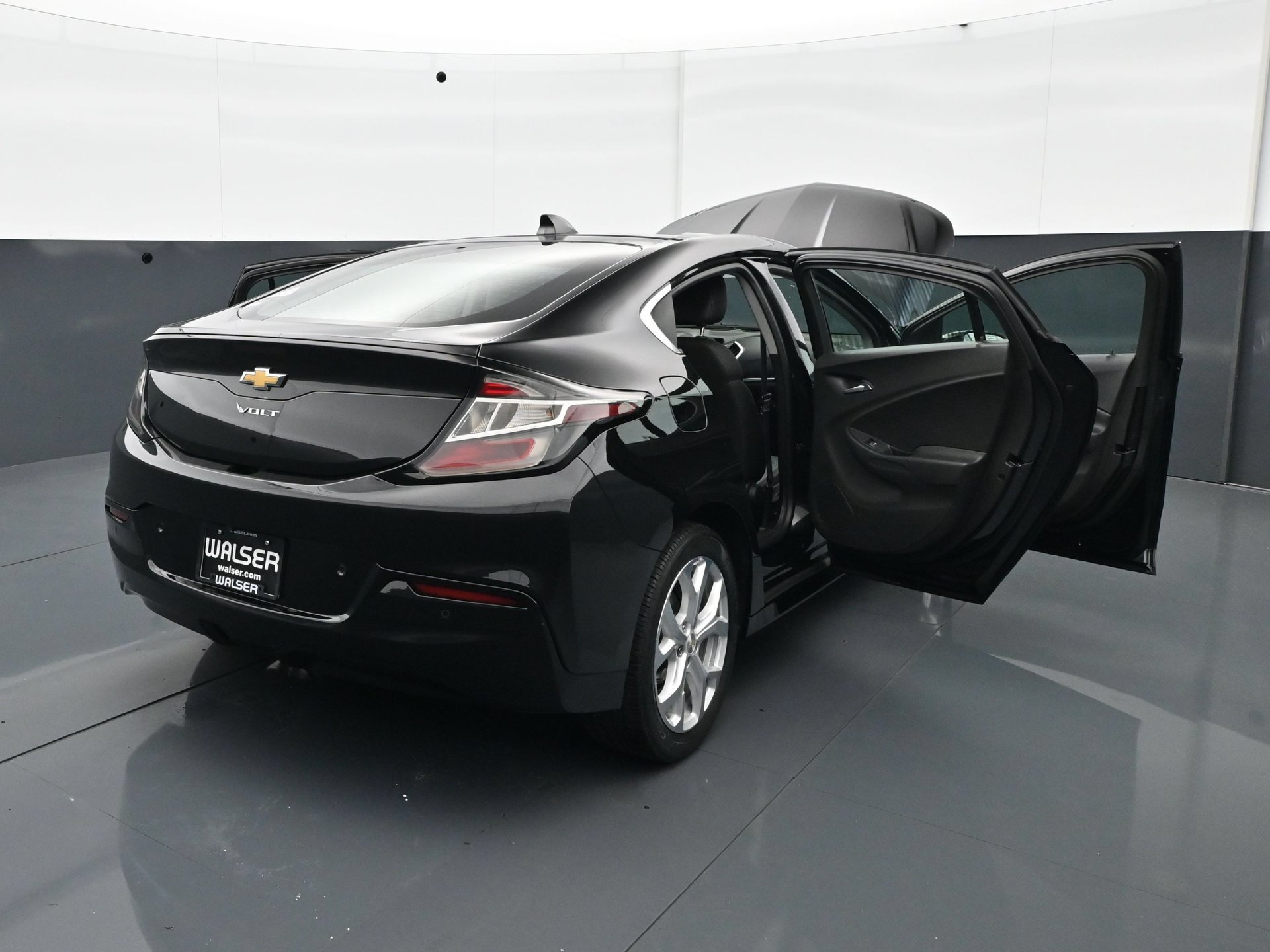 Used 2017 Mosaic Black Metallic Chevrolet Premier image 31