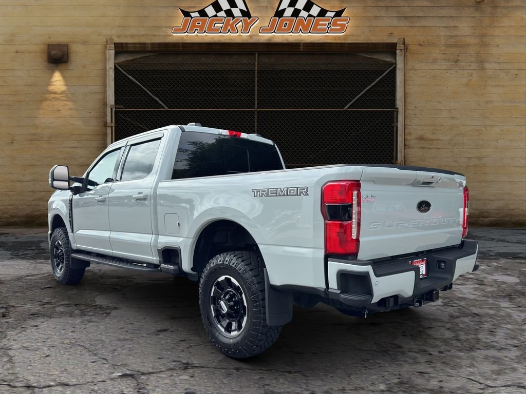 Used 2025 Avalanche Ford LARIAT image 7