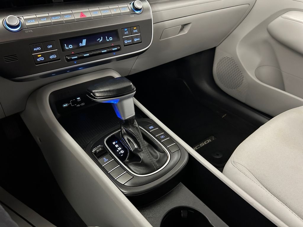 Used 2024 Blue Hyundai SEL image 22