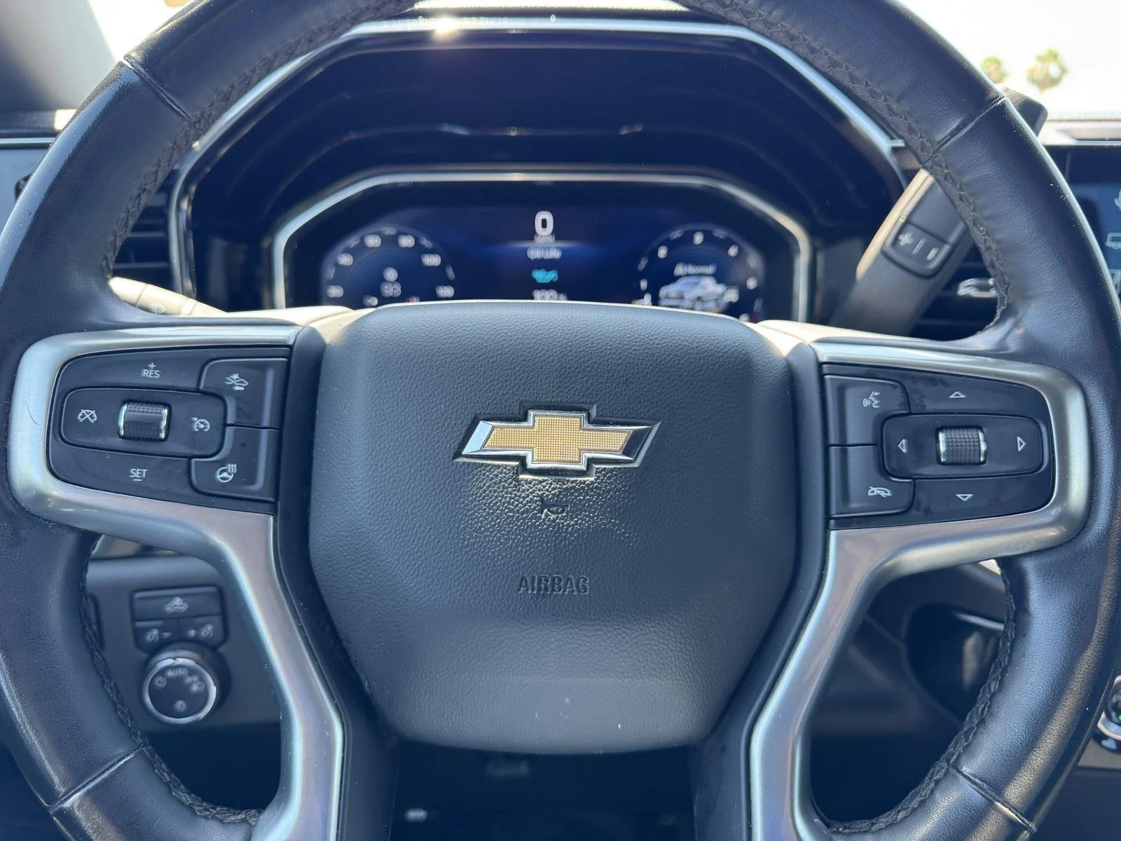 Used 2024 Summit White Chevrolet LT image 28