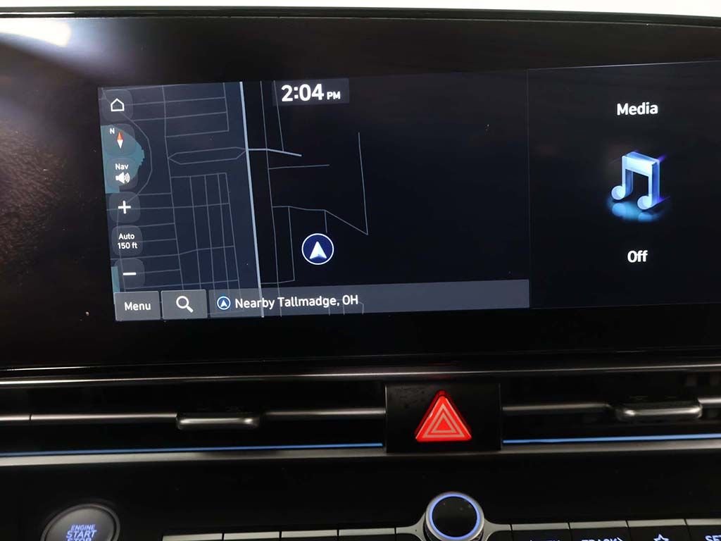 Used 2025 Black Hyundai SEL Convenience image 40