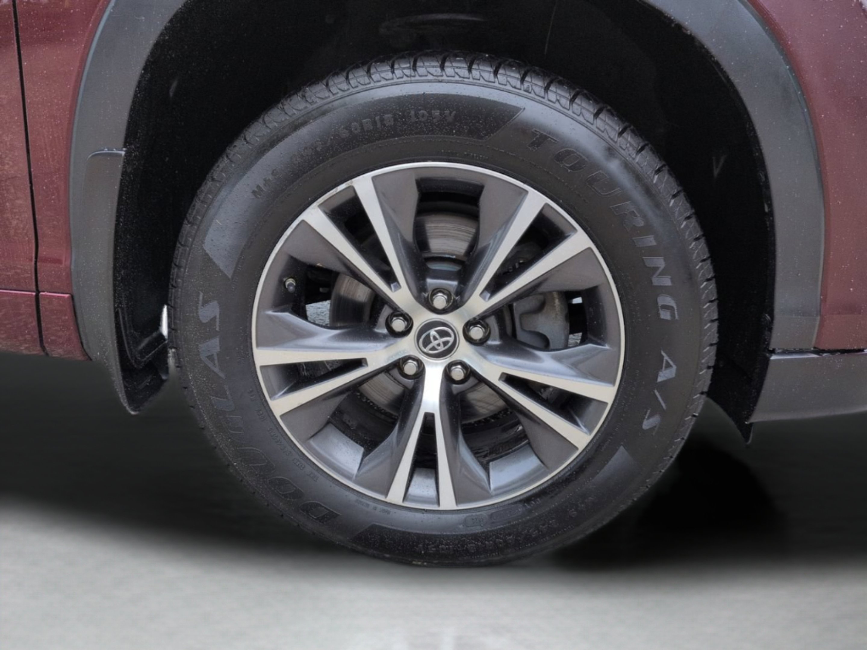 Used 2016 Ooh La La Rouge Mica Toyota XLE V6 image 12