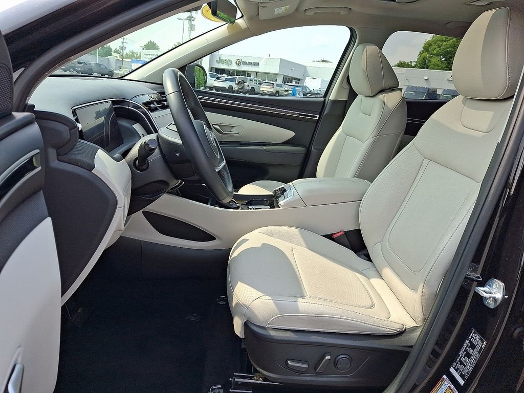 Used 2024 Black Hyundai SEL image 14