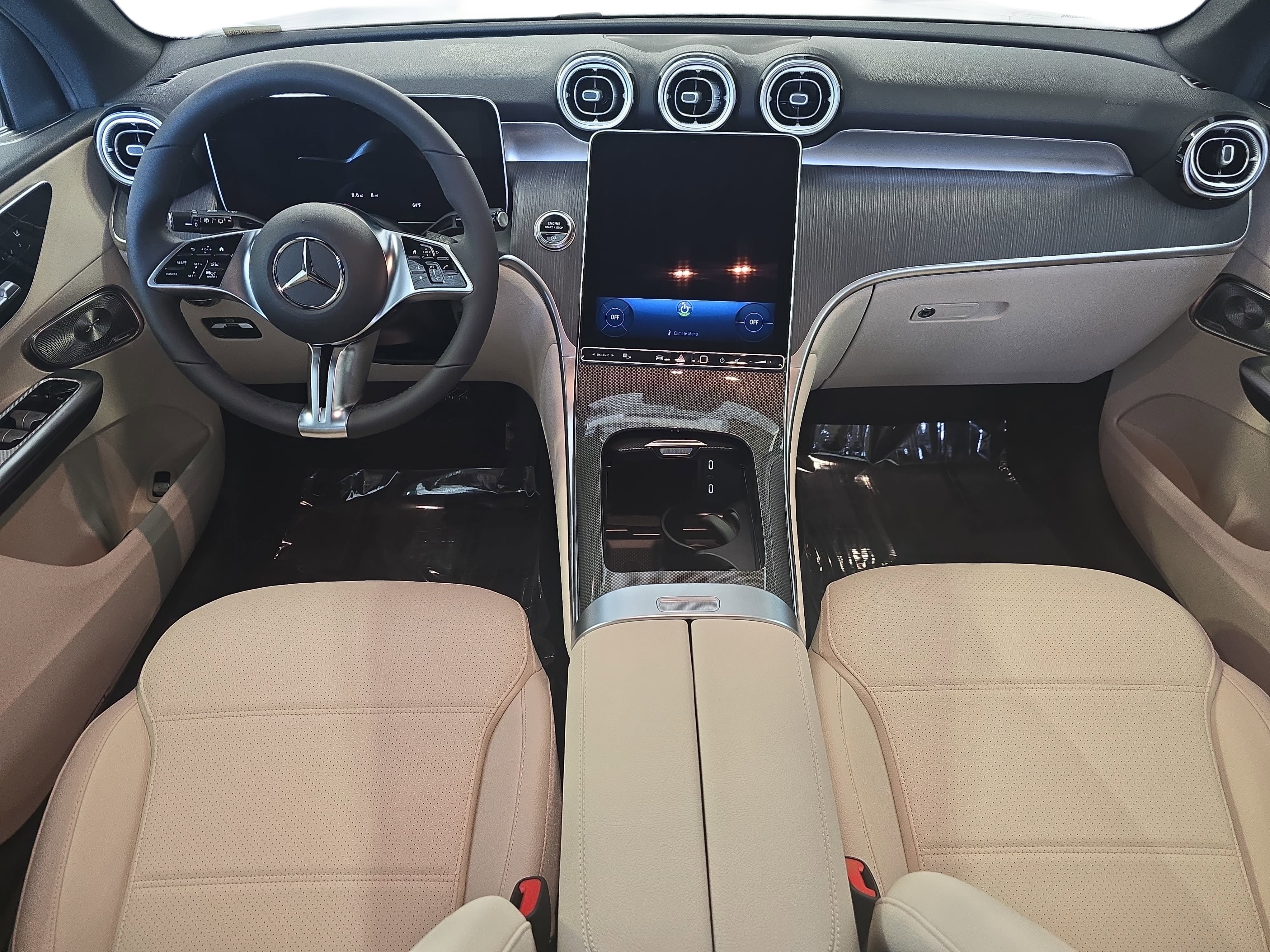 New 2026 MANUFAKTUR Moonlight White Metallic Mercedes-Benz GLC300 image 9