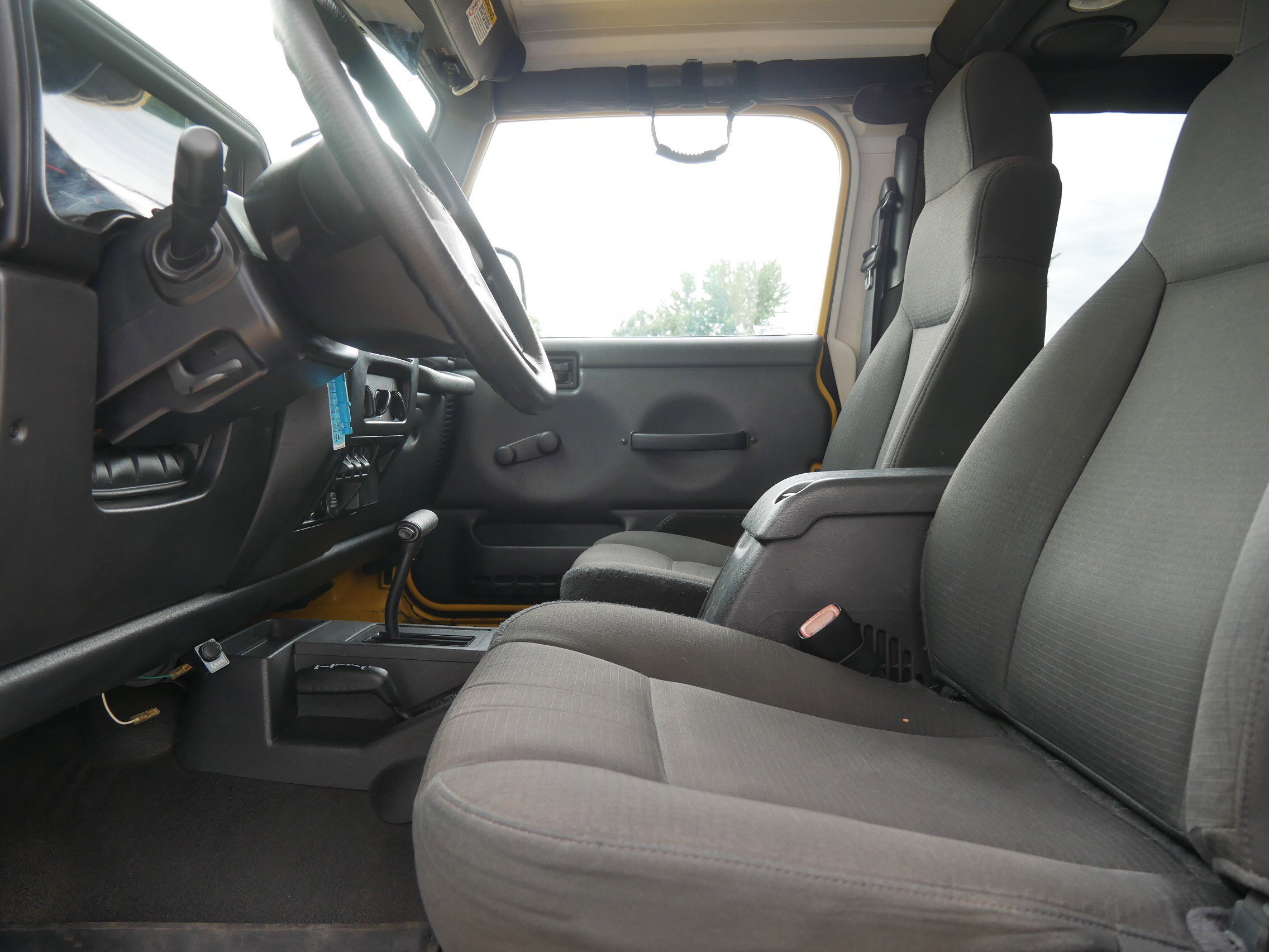 Used 2006 Yellow Jeep Sport image 11