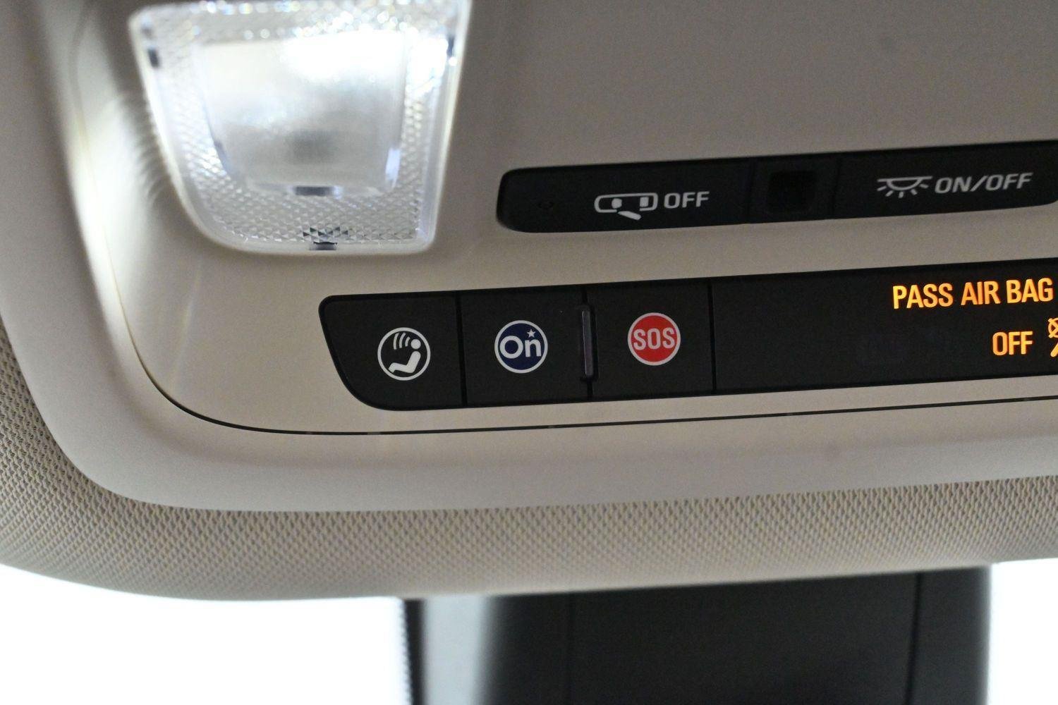 Used 2023 Summit White Buick Essence image 29
